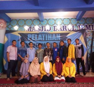 pelatihan tim media yang diselenggarakan di SMP Muhammadiyah 3 Sidoarjo pada tanggal 18-20 Agustus 2017. PUSKOMINFO
