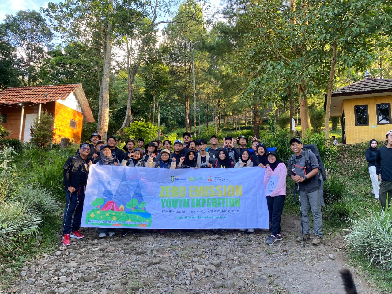 Zero Emission Youth Expedition di Gunung Pundak, Aksi Nyata Pelajar untuk Pengurangan Emisi